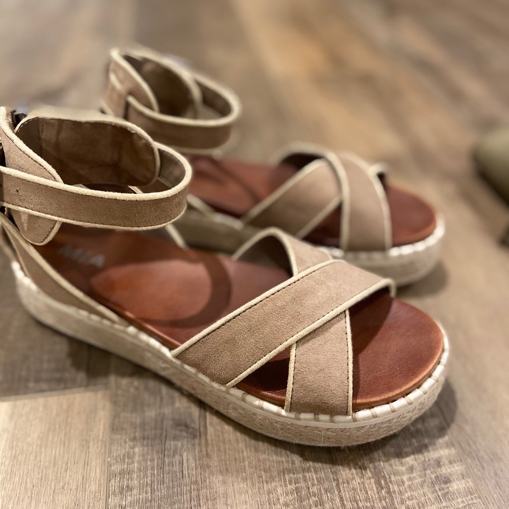 MIA Sandals